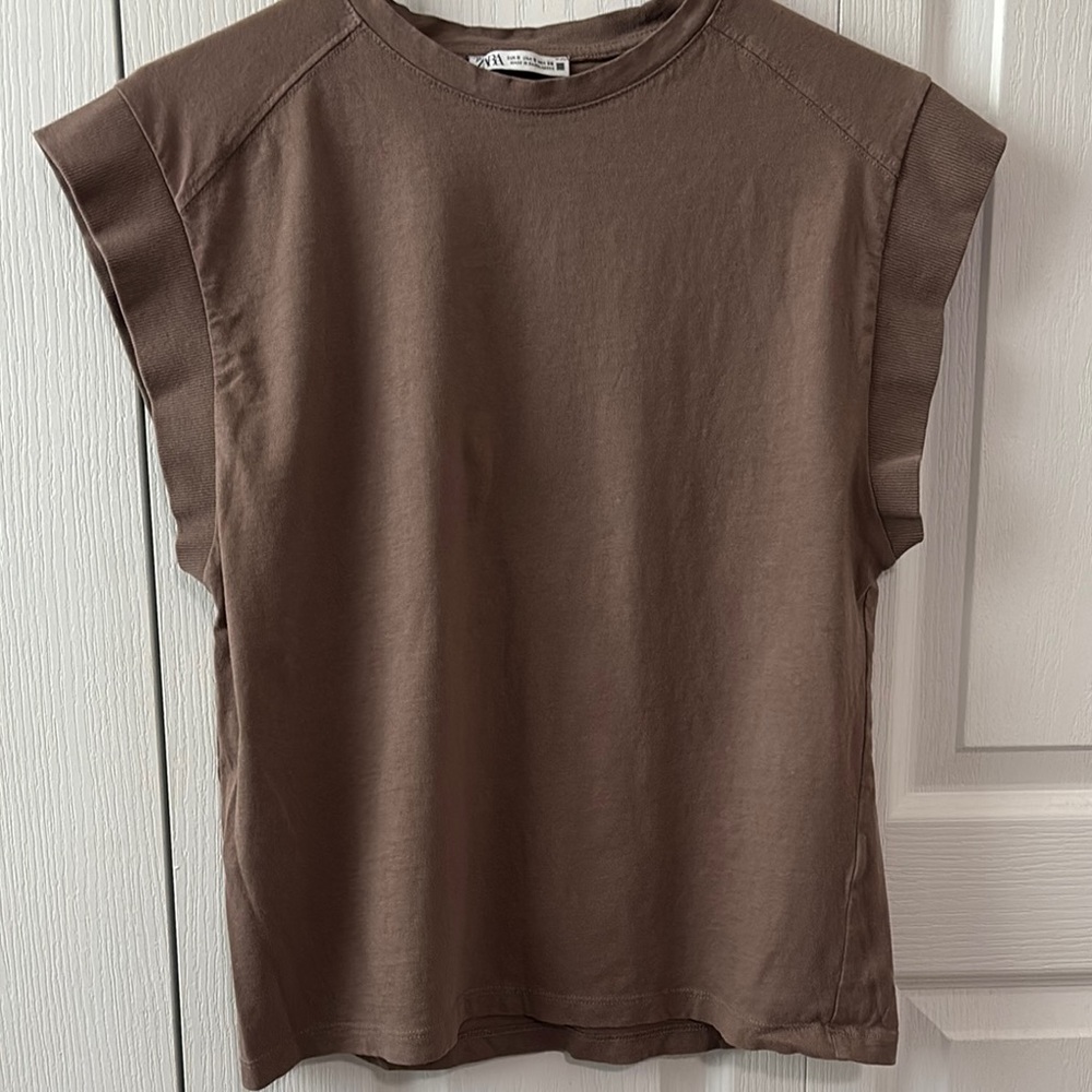 Zara  sleeveless shirt. Unisex